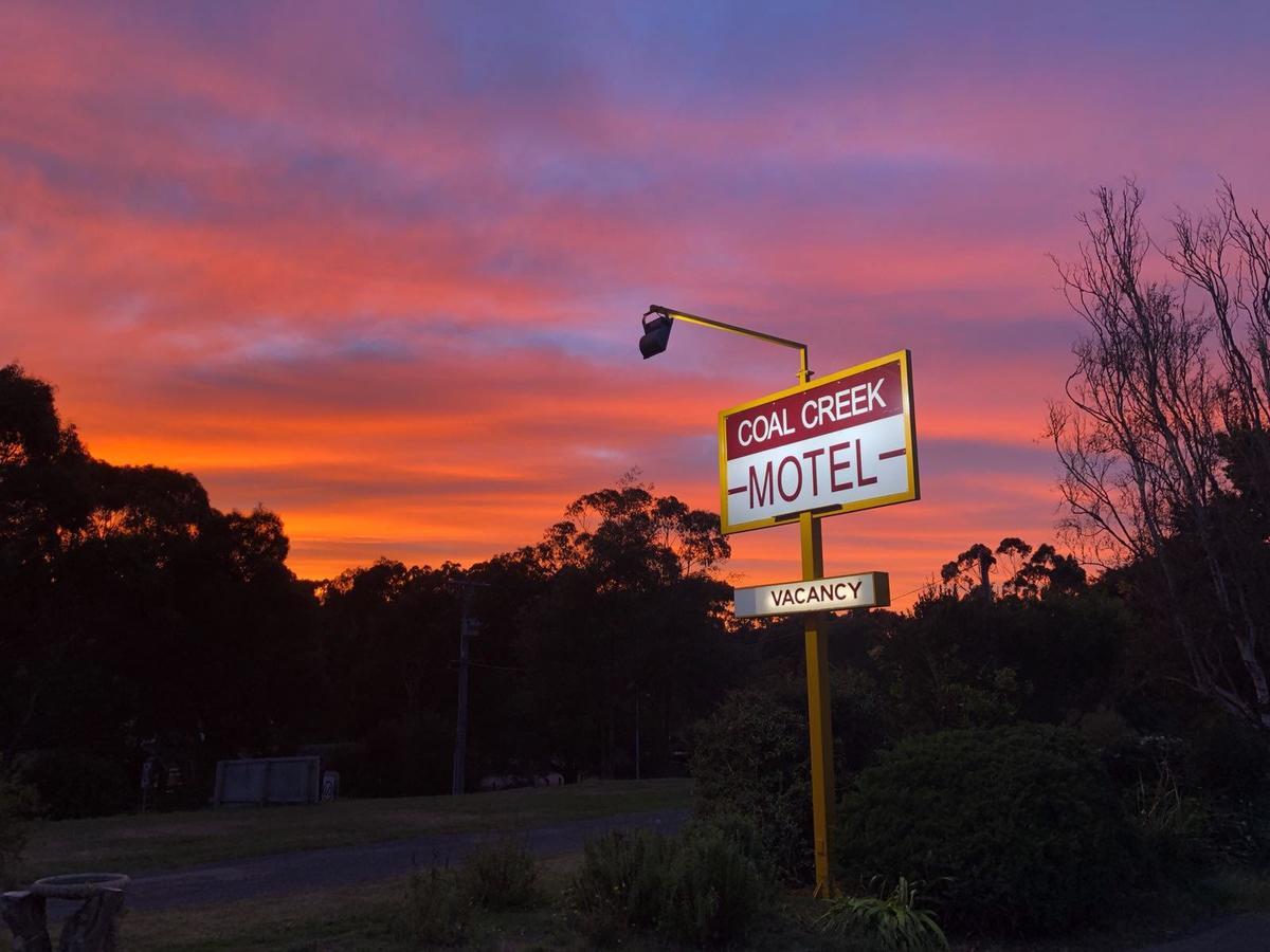 โคล ครีก โมเต็ล Korumburra ภายนอก รูปภาพ